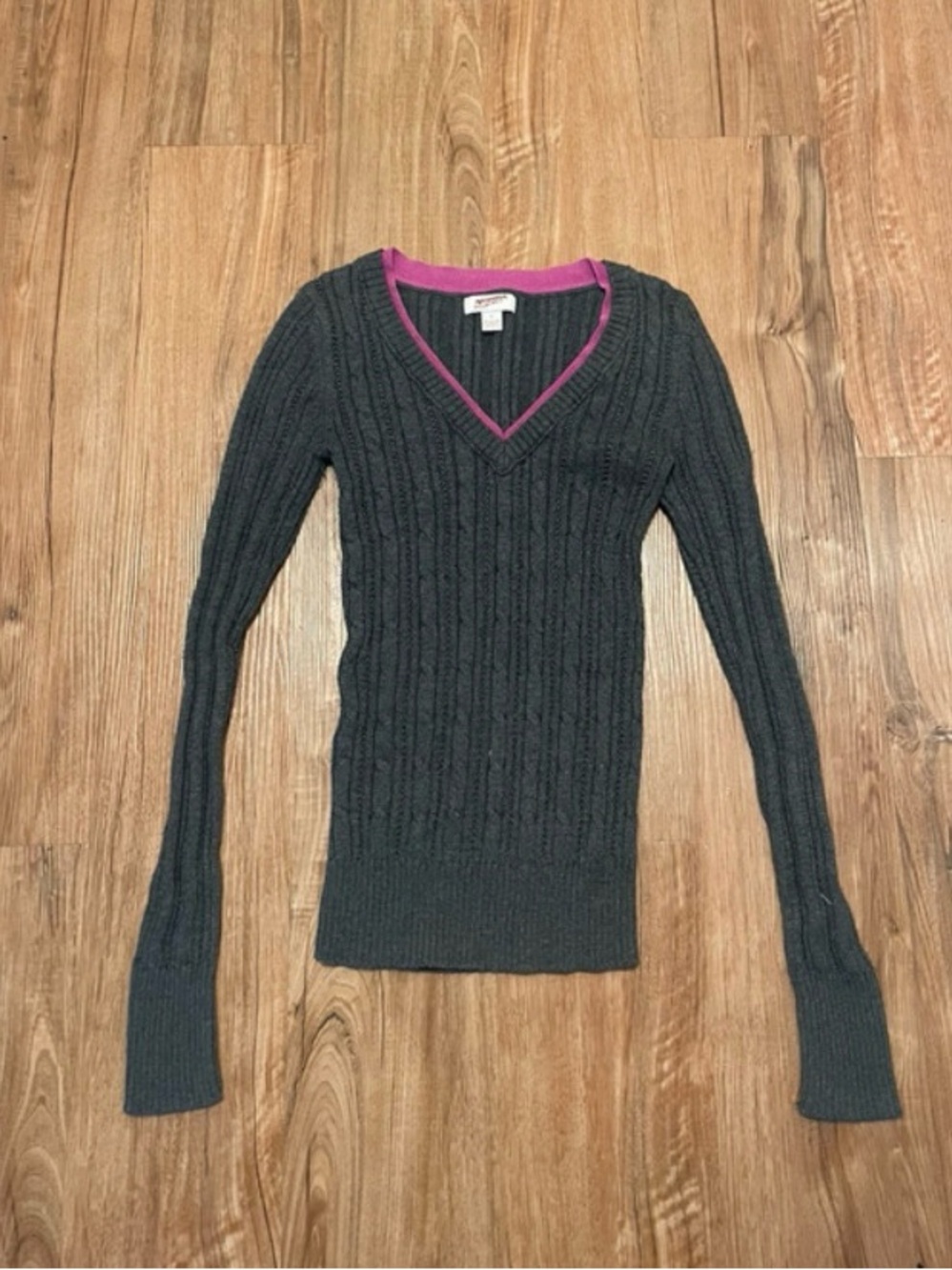 (SOLD) Source Unknown Charcoal Cable Knit V-Neck Sweater with Pink Trim